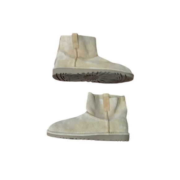 Ugg Classic Tawny Unlined Mini Perforated Boots Size 8 - Picture 1 of 12